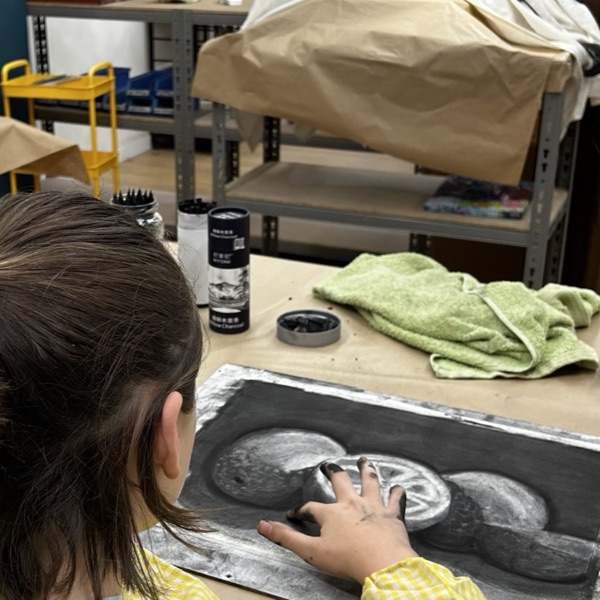 Dibujo y pintura en el taller